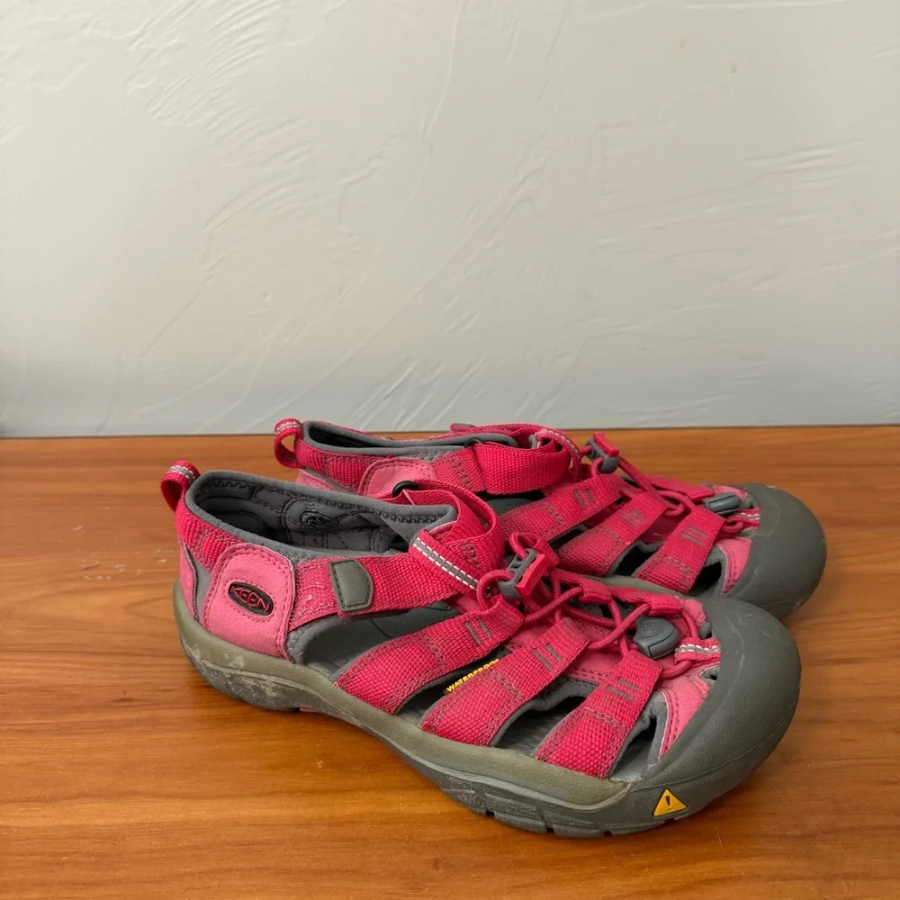 Keen Girl Kids Newport H2 Waterproof Sandal Hiking Shoe Closed Toe Pink Dahlia 4